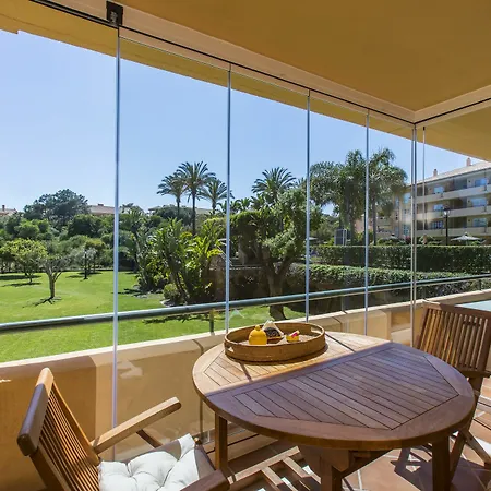Perfect Location Between Golf And Apartment